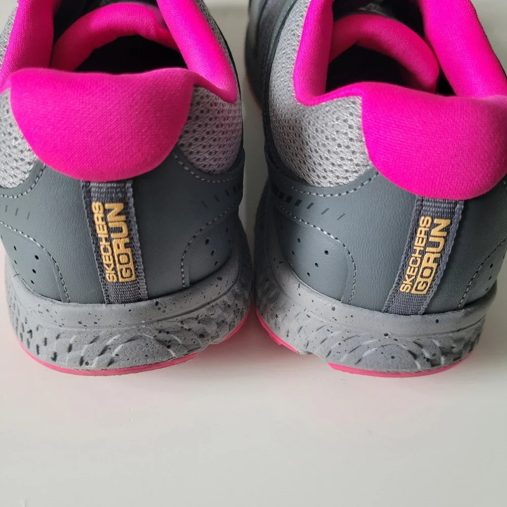 Skechers GOrun Womens 11 Grey Pink Running Shoes Air Cooled Goga Mat Athletic